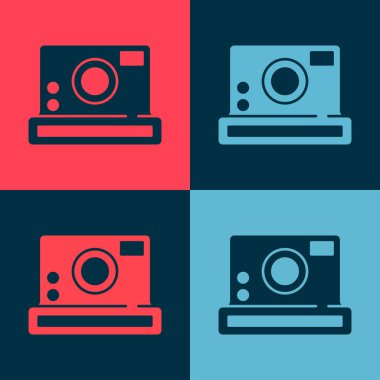 Pop Art Photo kamera simgesi renk arkaplanında izole edildi. Fotoğraf makinesi simgesi. Vektör.