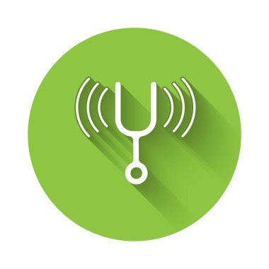 Müzik aletlerini akort etmek için beyaz müzikal diyapazon uzun gölgeli izole edilmiş. Yeşil daire düğmesi. Vektör.