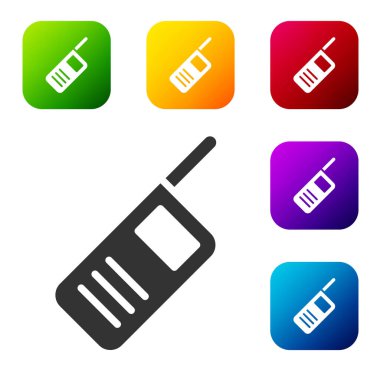 Beyaz arkaplanda siyah telsiz ikonu izole edildi. Taşınabilir radyo vericisi simgesi. Radyo alıcı-vericisi işareti. Renkli kare düğmelerle simgeleri ayarla. Vektör.