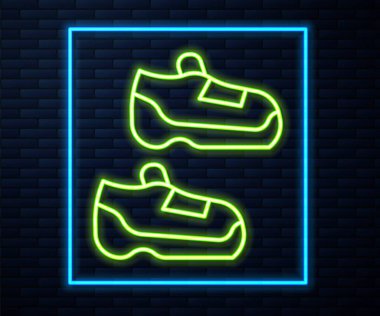 Işıldayan neon çizgili spor ayakkabıları antrenman için spor ayakkabıları, tuğla duvar arka planında izole edilmiş ikon çalıştırmak. Spor ayakkabılar. Vektör.