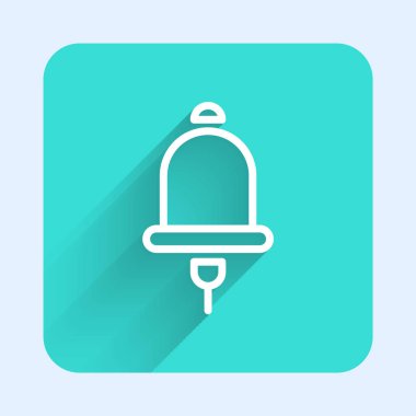 Beyaz çizgi alarm çanı simgesini uzun gölgeli bir şekilde çalıyor. Yangın alarmı. Servis zili, el zili işareti, uyarı sembolü. Yeşil kare düğmesi. Vektör.