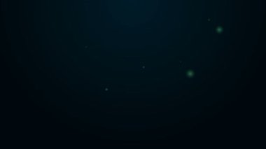 Prizma ikonunda parlayan neon çizgisi ışık ışınları siyah arkaplanda izole edildi. Cam prizmada gökkuşağı spektrum dağılımı optik etkisi. 4K Video hareketli grafik canlandırması