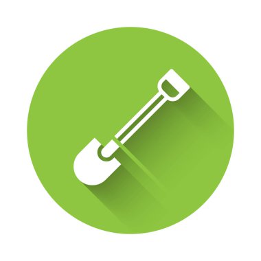 Beyaz Ateş kürek ikonu uzun gölgeli izole edilmiş. Yangın koruma ekipmanları. İtfaiyeciler için ekipman. Yeşil daire düğmesi. Vektör.