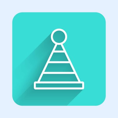 Beyaz çizgi Parti şapka simgesi uzun gölgeli izole. Doğum günü şapkası. Yeşil kare düğmesi. Vektör.