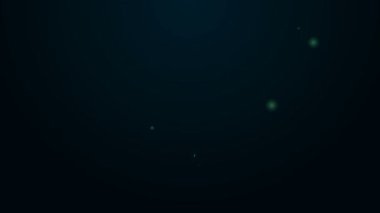 Parlayan neon hattı Ortaçağ kılıç ikonu siyah arka planda izole edildi. Ortaçağ silahı. 4K Video hareketli grafik canlandırması