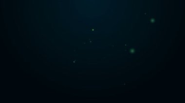 Parlayan neon hattı Zarfı. Siyah arka planda izole edilmiş madeni para sembolü simgesi. Maaş zammı, maaş bordrosu, tazminat geliri. 4K Video hareketli grafik canlandırması