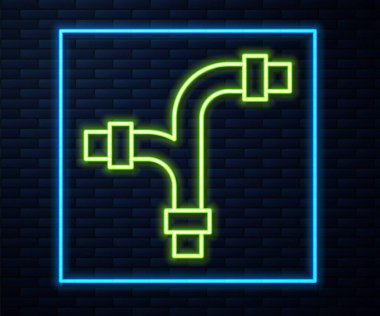 Parlayan neon hattı Endüstri metalik boru ikonu tuğla duvar arka planında izole edildi. Tesisat boru hattının farklı şekillerde parçaları. Vektör.