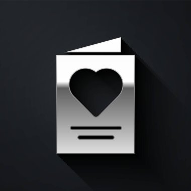 Gümüş tebrik kartı simgesi siyah arkaplanda izole edildi. Kutlama için davetiye ya da tebrik kartı şablonu. Uzun gölge tarzı. Vektör.