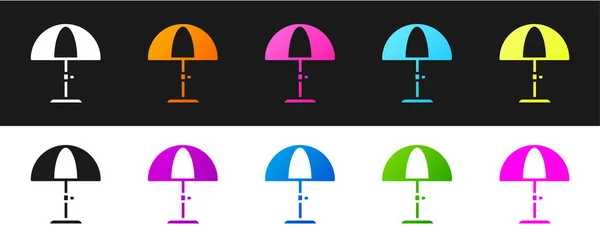 Set Sonnenschirm Für Strand Symbol Isoliert Auf Schwarzem Und Weißem — Stockvektor