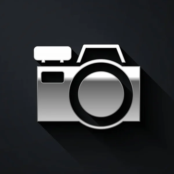 Stříbrná Ikona Fotoaparátu Izolované Černém Pozadí Ikona Fotoaparátu Dlouhý Stínový — Stockový vektor