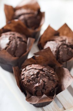 Cipsli çikolatalı kek yakın plan.