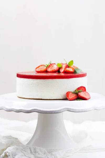 Close Van Heerlijke Cheesecake Met Aardbeien — Stockfoto