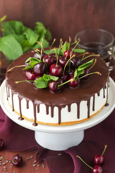 Close Van Heerlijke Cheesecake Met Kersen Chocolade — Stockfoto