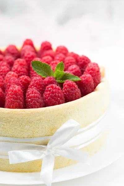 Close Fresh Raspberry Cake — Stock Photo, Image