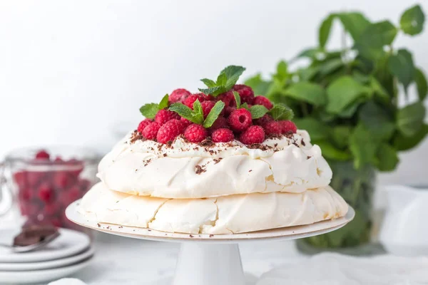 Zoet Dessert Met Verse Frambozen Roomkaas — Stockfoto