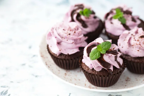 Csokoládé Cupcakes Krémmel Közelkép — Stock Fotó