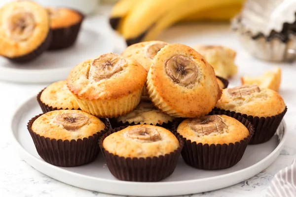 Mini Cupcakes Mit Bananen Nahaufnahme — Stockfoto