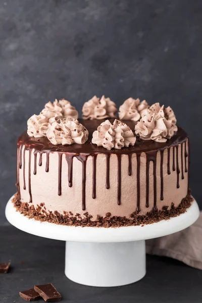 Смачний Шоколадний Торт Прикрашений Вершками — стокове фото