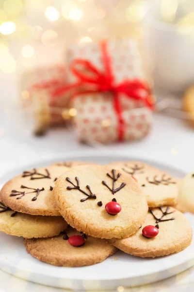 Biscoitos Natal Com Rostos Cervos Placa — Fotografia de Stock