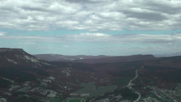 Хмари Проходять Над Горами Долиною Проміжок Часу — стокове відео