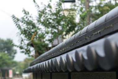 geleneksel Japon kiremit yufuin, eski evlerin içinde Japonya.