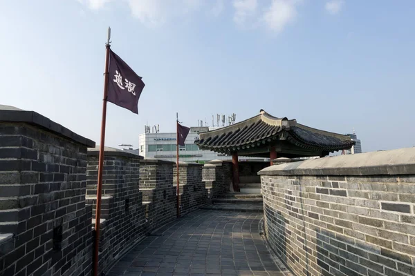 Janganmun Poort Verte Met Hwaseong Vesting Muur Aanloop Naar Het — Stockfoto