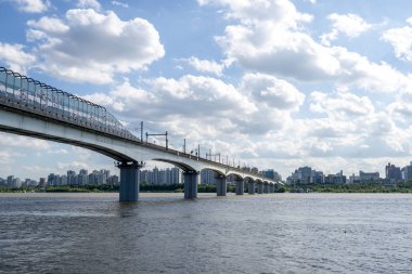 Dangsan Demiryolu Köprüsü han Seul, Güney Kore han Nehri parkta alınan Nehri.