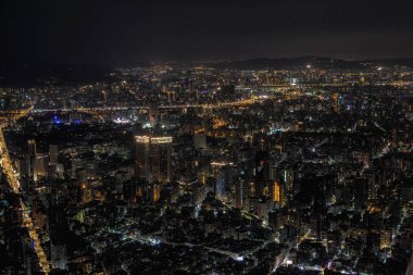 Gece görünümü Taipei city, taipei 101 Gözlemevi görüntülenmesi. Taipei, Tayvan.