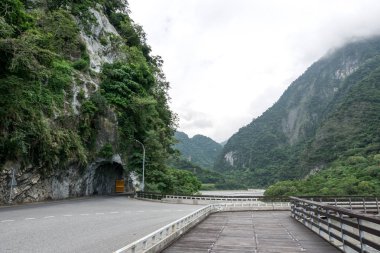 Çince karakterler: Taroko Milli Parkı Doğu giriş Arch kapısı. Ana doğu girişini Taroko Milli Parkı için