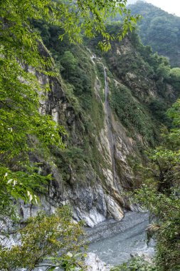 Taroko Milli Parkı Tayvan Liwu Nehri üzerinde seyir.