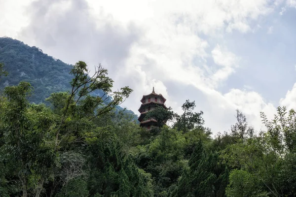 Taroko Tianxiang Zona Escénica Con Pagoda Montañas Circundantes Situado Parque — Foto de Stock