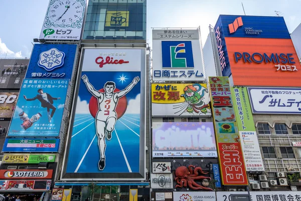 도톤보리 유명한 Glico 화창한 오사카 일본입니다 2018 — 스톡 사진