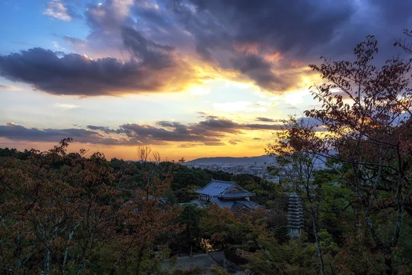 그리고 일본에서 기요미즈데라에 교토에서 유명한 유네스코 — 스톡 사진