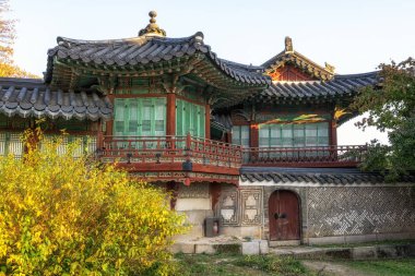 Alace palace Seunghwa ru geleneksel Kore Sarayı Binası sonbahar mevsiminde Seul, Güney Kore'de alınan