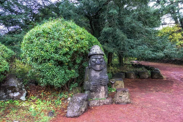 Statua Del Dol Hareubang Della Foresta Bijarim Nell Isola Jeju — Foto Stock