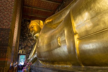 Wat Pho, Tayland yatan Buda heykeli altın.