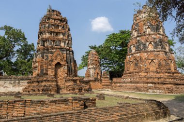 Wat Mahathat saldırın ve harabeleri sahne Ayutthaya, Tayland