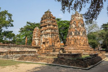 Wat Mahathat saldırın ve harabeleri sahne Ayutthaya, Tayland