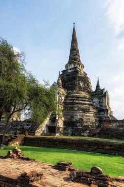 Wat Phra Si Sanphet Budist Tapınağı sahne Ayutthaya, Tayland. Üç ana Chedis biri görünümünü.