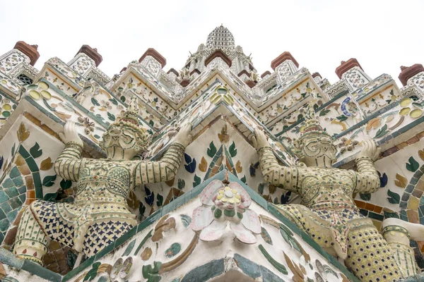 Vista Cerca Wat Arun Principal Prang Wat Arun Templo Del —  Fotos de Stock