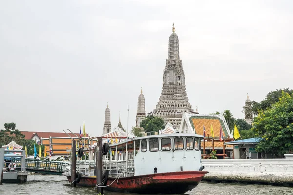View Wat Arun Main Prang Boat Chao Phraya River Wat — Stock Photo, Image