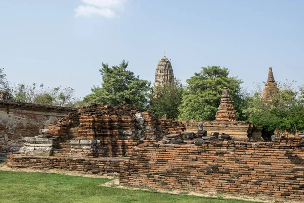 Wat Mahathat Prang Arruina Paisaje Ayutthaya Tailandia —  Fotos de Stock