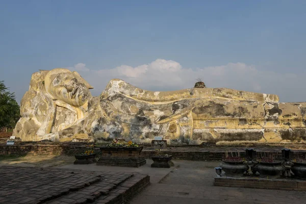 Phra Noon Buda Reclinado Wat Lokayasutharam Ayutthaya Tailandia —  Fotos de Stock