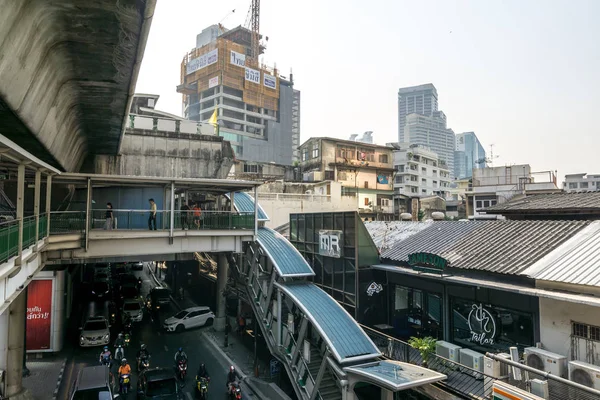 スクンビットの Bts アソーク駅近くの景色 バンコクで撮影 2019 — ストック写真