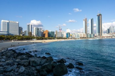 Busan Haeundae sahil plaj manzarası Busan, Güney Kore. Haeundae Busan ünlü plaj kuzeyinde. 14th Şubat 2019 alınan