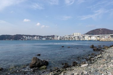 Busan Jeolyeong kıyı iz manzarasında Namhang daegyo köprü Busan, Güney Kore
