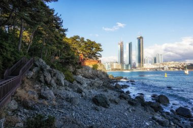 küçük bir geçit dongbaekseom adasının kıyı boyunca. Busan ünlü dönüm noktası Haeundae beach yakın adadır. Busan, Güney Kore