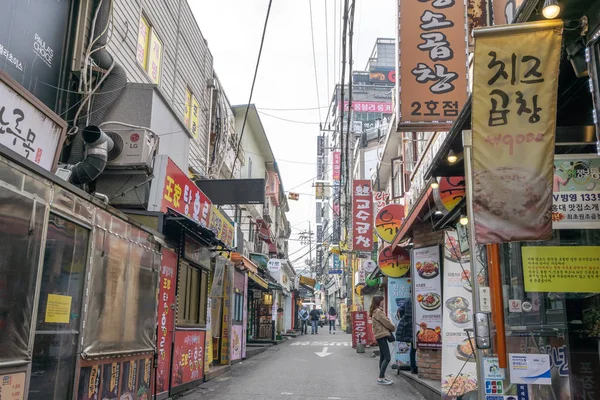 Jalan Hongdae gopchang — Stok Foto