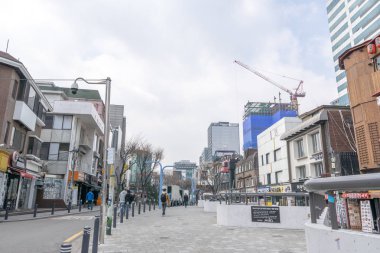 hongdae yürünebilir mesafede