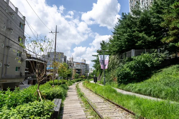 Gyeongchun ligne de chemin de fer parc — Photo